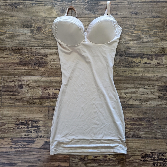 Spanx Assets Red Hot Label Shaping Slip 1X - Picture 6 of 6